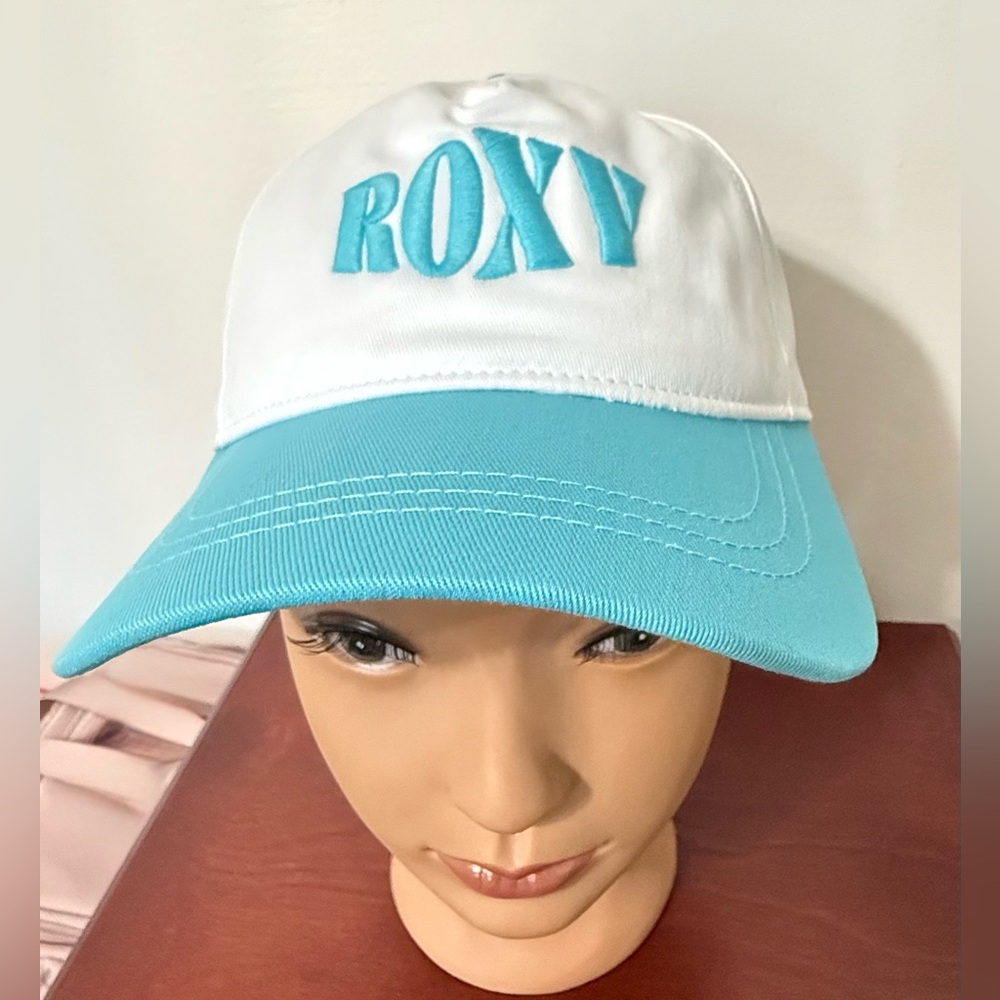 ROXY White and Aqua Blue Hat NWT